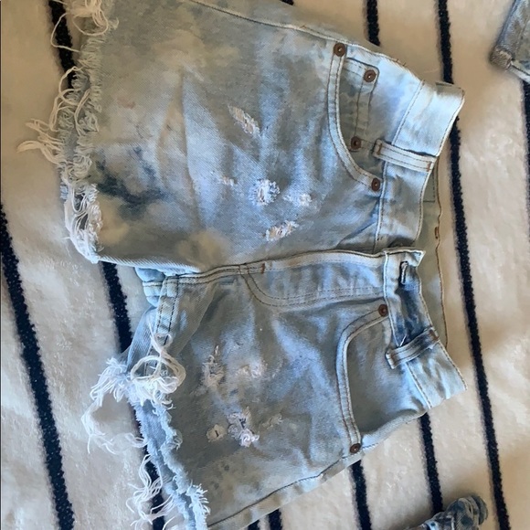 Levi’s - Picture 1 of 5